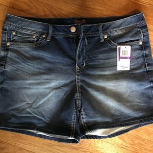 Seven7 NWT Jean Shorts